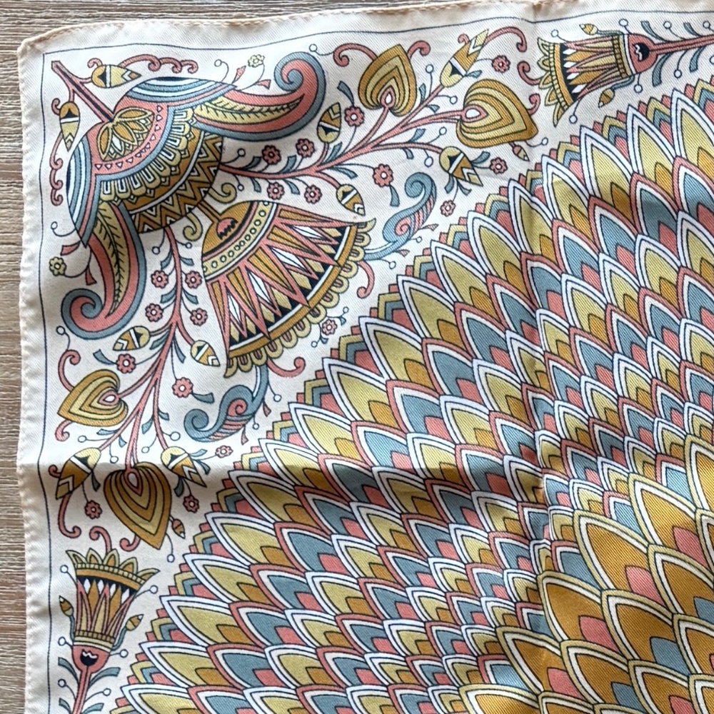 Beautifully Designed Multicolored Square Vintage … - image 4